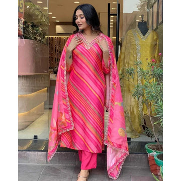 Women Silk Blend Kurta Pant Dupatta Set L