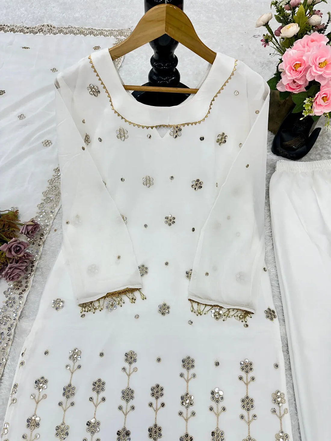 Round Neck White Salwar Bead Decoration Ethnic Traditional Salwar Pants Dupatta Three Piece Set