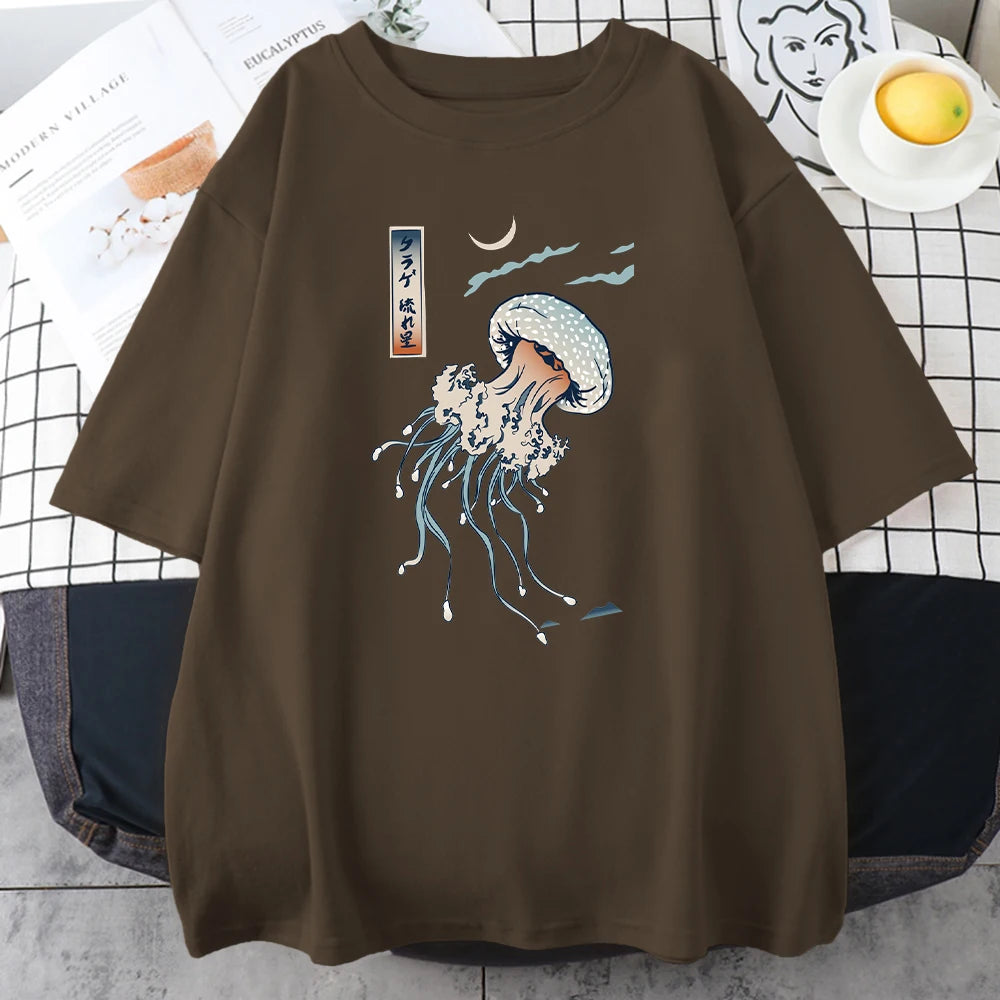 Swimming Colorful Jellyfish Print Man Cotton T Shirts Japanese Casual Short Sleeve Oversize Crewneck Clothing Fashion Mens Tops Brown